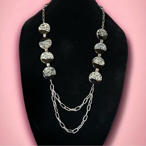 Howard’s Wholesale long flat marbled disc necklace